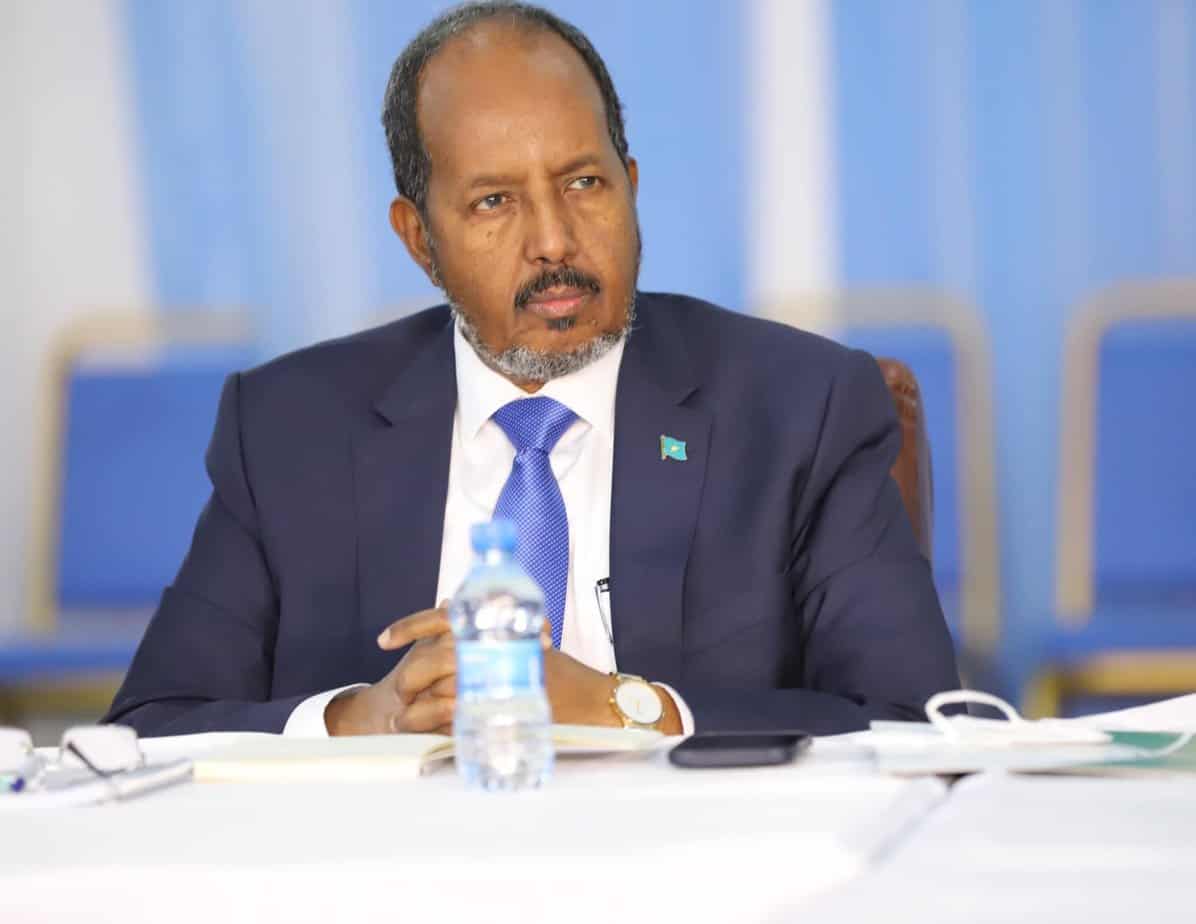 Madaxweyne Xasan oo Amray in warbaahinta ay tabiso dacwadaha musuq-maasuqa